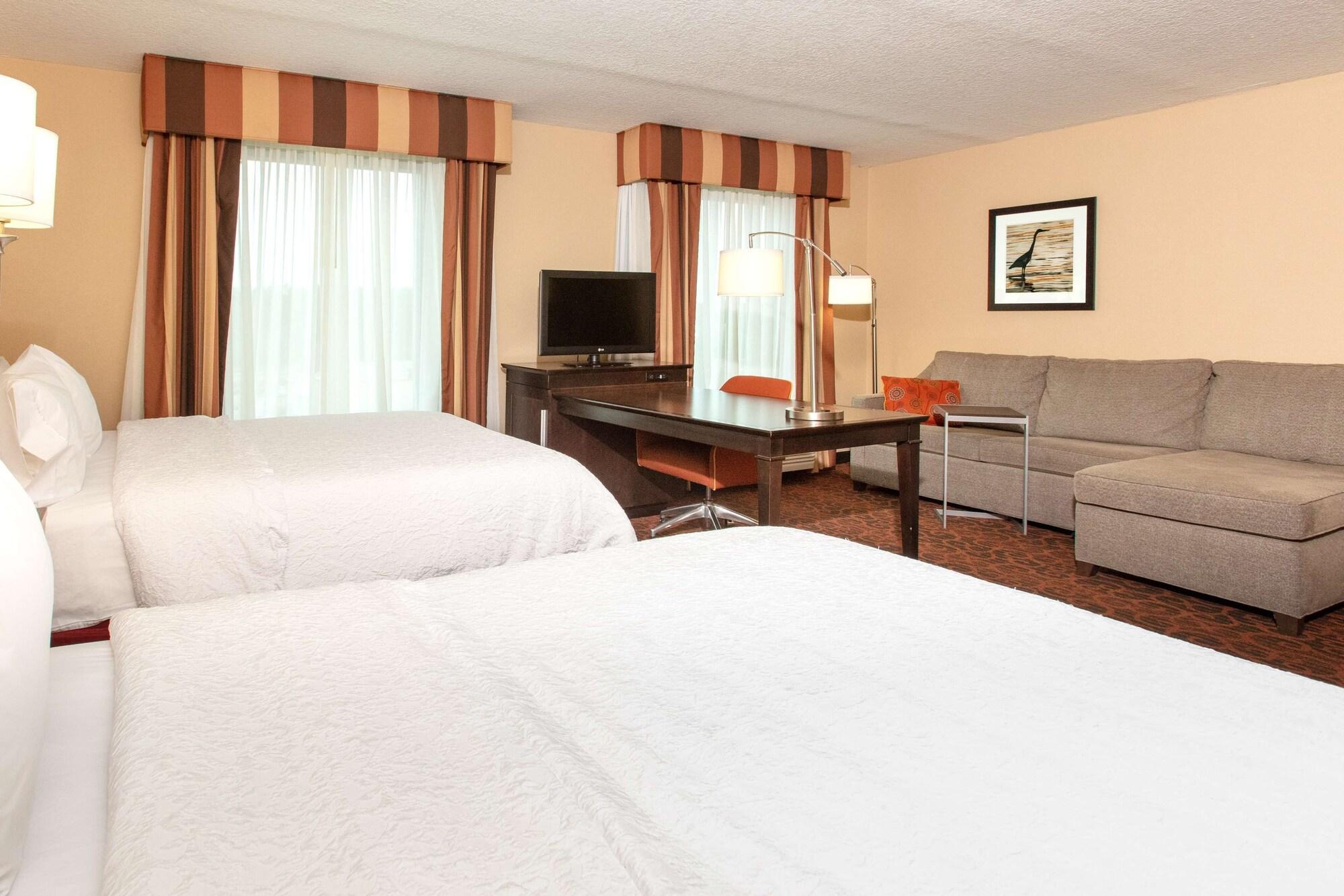 Hampton Inn & Suites Jacksonville-Airport Exterior photo