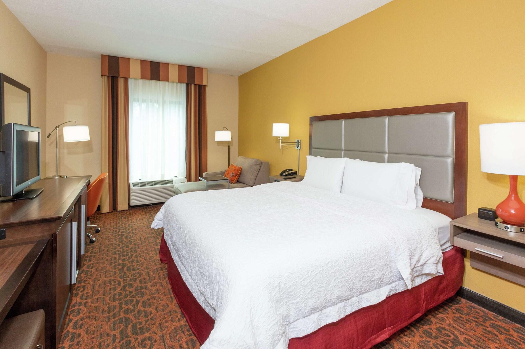 Hampton Inn & Suites Jacksonville-Airport Exterior photo