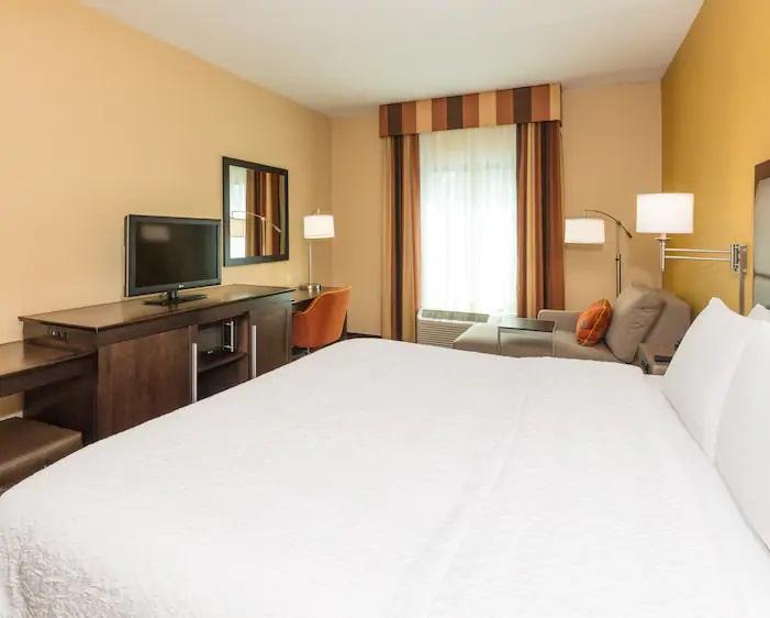 Hampton Inn & Suites Jacksonville-Airport Exterior photo